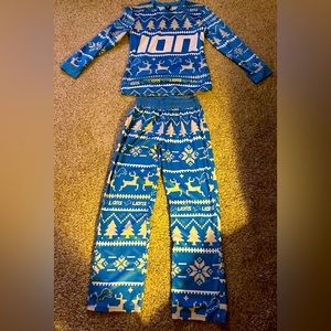 Women’s NFL Detroit Lions pajamas.
